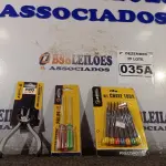 LOTE 035 - 01 MINI ALICATE UNIVERSAL 4”, 01 JOGO DE CHAVES FENDA/PHILIPS 02 PEÇAS E 01 KIT DE CHAVES TORX. (NO ESTADO) ATENÇÃO! FAZER A VISITAÇÃO ANTES DE ARREMATAR, NÃO SABEMOS SE FUNCIONA. LEILÃO NÃO TEM GARANTIA E NEM DEVOLUÇÃO, SUJEITO A POSSÍVEIS AVARIAS VISÍVEIS/OCULTAS E/OU AUSÊNCIA DE COMPONENTES.