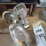 LOTE 359 - 04 LUMINÁRIAS PÚBLICAS DE POSTE. (NO ESTADO) ATENÇÃO! FAZER A VISITAÇÃO ANTES DE ARREMATAR, NÃO SABEMOS SE FUNCIONA. LEILÃO NÃO TEM GARANTIA E NEM DEVOLUÇÃO, SUJEITO A POSSÍVEIS AVARIAS VISÍVEIS/OCULTAS E/OU AUSÊNCIA DE COMPONENTES.