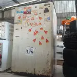 LOTE 115 - 01 FRIGOBAR MARCA CÔNSUL 220V. (NO ESTADO) ATENÇÃO! FAZER A VISITAÇÃO ANTES DE ARREMATAR, NÃO SABEMOS SE FUNCIONA. LEILÃO NÃO TEM GARANTIA E NEM DEVOLUÇÃO, SUJEITO A POSSÍVEIS AVARIAS VISÍVEIS/OCULTAS E/OU AUSÊNCIA DE COMPONENTES.