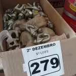 LOTE 279 - 01 LOTE COM VÁRIOS CLIPS PARA CABO DE AÇO 3/8”. (NO ESTADO) ATENÇÃO! FAZER A VISITAÇÃO ANTES DE ARREMATAR, NÃO SABEMOS SE FUNCIONA. LEILÃO NÃO TEM GARANTIA E NEM DEVOLUÇÃO, SUJEITO A POSSÍVEIS AVARIAS VISÍVEIS/OCULTAS E/OU AUSÊNCIA DE COMPONENTES.