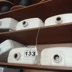 LOTE 133 - 06 CAIXAS DE DESCARGA MARCAS E MODELOS DIVERSOS. (NO ESTADO) ATENÇÃO! FAZER A VISITAÇÃO ANTES DE ARREMATAR, NÃO SABEMOS SE FUNCIONA. LEILÃO NÃO TEM GARANTIA E NEM DEVOLUÇÃO, SUJEITO A POSSÍVEIS AVARIAS VISÍVEIS/OCULTAS E/OU AUSÊNCIA DE COMPONENTES.