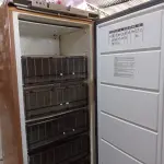 LOTE 229 - 01 FREEZER VERTICAL MARCA CÔNSUL. (NO ESTADO) ATENÇÃO! FAZER A VISITAÇÃO ANTES DE ARREMATAR, NÃO SABEMOS SE FUNCIONA. LEILÃO NÃO TEM GARANTIA E NEM DEVOLUÇÃO, SUJEITO A POSSÍVEIS AVARIAS VISÍVEIS/OCULTAS E/OU AUSÊNCIA DE COMPONENTES.