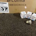 LOTE 237 - 01 LOTE COM APROXIMADAMENTE 80 LÂMPADAS DICROICA 1W 220V. (NO ESTADO) ATENÇÃO! FAZER A VISITAÇÃO ANTES DE ARREMATAR, NÃO SABEMOS SE FUNCIONA. LEILÃO NÃO TEM GARANTIA E NEM DEVOLUÇÃO, SUJEITO A POSSÍVEIS AVARIAS VISÍVEIS/OCULTAS E/OU AUSÊNCIA DE COMPONENTES.