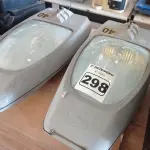 LOTE 298 - 02 LUMINÁRIAS DE PÁTIO. (NO ESTADO) ATENÇÃO! FAZER A VISITAÇÃO ANTES DE ARREMATAR, NÃO SABEMOS SE FUNCIONA. LEILÃO NÃO TEM GARANTIA E NEM DEVOLUÇÃO, SUJEITO A POSSÍVEIS AVARIAS VISÍVEIS/OCULTAS E/OU AUSÊNCIA DE COMPONENTES.