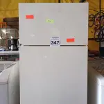 LOTE 347 - 01 GELADEIRA MARCA BRASTEMP 220V. (NO ESTADO) ATENÇÃO! FAZER A VISITAÇÃO ANTES DE ARREMATAR, NÃO SABEMOS SE FUNCIONA. LEILÃO NÃO TEM GARANTIA E NEM DEVOLUÇÃO, SUJEITO A POSSÍVEIS AVARIAS VISÍVEIS/OCULTAS E/OU AUSÊNCIA DE COMPONENTES.