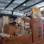 LOTE 308 - 01 LOTE COM GRANDE QUANTIDADE DE MATERIAL DE ESCRITÓRIO DIVERSOS. (NO ESTADO) ATENÇÃO! FAZER A VISITAÇÃO ANTES DE ARREMATAR, NÃO SABEMOS SE FUNCIONA. LEILÃO NÃO TEM GARANTIA E NEM DEVOLUÇÃO, SUJEITO A POSSÍVEIS AVARIAS VISÍVEIS/OCULTAS E/OU AUSÊNCIA DE COMPONENTES.