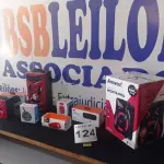 LOTE 124 - 08 - CAIXAS DE SOM DIVERSAS (NO ESTADO, NÃO SABEMOS SE FUNCIONA. LEILÃO NÃO TEM GARANTIA E NEM DEVOLUÇÃO, SUJEITO A POSSÍVEIS AVARIAS VISÍVEIS/OCULTAS E/OU AUSÊNCIA DE COMPONENTES)