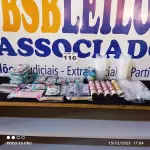 LOTE 116 - 54 – ITENS DE FESTAS (APROXIMADAMENTE) (NO ESTADO, NÃO SABEMOS SE FUNCIONA. LEILÃO NÃO TEM GARANTIA E NEM DEVOLUÇÃO, SUJEITO A POSSÍVEIS AVARIAS VISÍVEIS/OCULTAS E/OU AUSÊNCIA DE COMPONENTES)