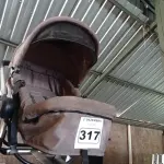 LOTE 317 - 01 CARRINHO DE BEBE. (NO ESTADO) ATENÇÃO! FAZER A VISITAÇÃO ANTES DE ARREMATAR, NÃO SABEMOS SE FUNCIONA. LEILÃO NÃO TEM GARANTIA E NEM DEVOLUÇÃO, SUJEITO A POSSÍVEIS AVARIAS VISÍVEIS/OCULTAS E/OU AUSÊNCIA DE COMPONENTES.
