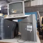 LOTE 123 - 03 TV’S DE TUBO MARCAS E MODELOS DIVERSOS. (NO ESTADO) ATENÇÃO! FAZER A VISITAÇÃO ANTES DE ARREMATAR, NÃO SABEMOS SE FUNCIONA. LEILÃO NÃO TEM GARANTIA E NEM DEVOLUÇÃO, SUJEITO A POSSÍVEIS AVARIAS VISÍVEIS/OCULTAS E/OU AUSÊNCIA DE COMPONENTES.