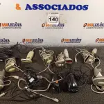 LOTE 140 - 01 LOTE COM VÁRIOS LEITORES DE CÓDIGO DE BARRAS. (NO ESTADO) ATENÇÃO! FAZER A VISITAÇÃO ANTES DE ARREMATAR, NÃO SABEMOS SE FUNCIONA. LEILÃO NÃO TEM GARANTIA E NEM DEVOLUÇÃO, SUJEITO A POSSÍVEIS AVARIAS VISÍVEIS/OCULTAS E/OU AUSÊNCIA DE COMPONENTES.