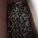 LOTE 340 - 01 LOTE COM VÁRIOS CLIPS PARA CABO DE AÇO 3/8”. (NO ESTADO) ATENÇÃO! FAZER A VISITAÇÃO ANTES DE ARREMATAR, NÃO SABEMOS SE FUNCIONA. LEILÃO NÃO TEM GARANTIA E NEM DEVOLUÇÃO, SUJEITO A POSSÍVEIS AVARIAS VISÍVEIS/OCULTAS E/OU AUSÊNCIA DE COMPONENTES.