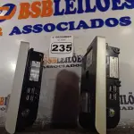LOTE 235 - 02 RELÓGIOS DE PONTO. (NO ESTADO) ATENÇÃO! FAZER A VISITAÇÃO ANTES DE ARREMATAR, NÃO SABEMOS SE FUNCIONA. LEILÃO NÃO TEM GARANTIA E NEM DEVOLUÇÃO, SUJEITO A POSSÍVEIS AVARIAS VISÍVEIS/OCULTAS E/OU AUSÊNCIA DE COMPONENTES.