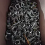 LOTE 340 - 01 LOTE COM VÁRIOS CLIPS PARA CABO DE AÇO 3/8”. (NO ESTADO) ATENÇÃO! FAZER A VISITAÇÃO ANTES DE ARREMATAR, NÃO SABEMOS SE FUNCIONA. LEILÃO NÃO TEM GARANTIA E NEM DEVOLUÇÃO, SUJEITO A POSSÍVEIS AVARIAS VISÍVEIS/OCULTAS E/OU AUSÊNCIA DE COMPONENTES.