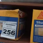LOTE 256 - 02 CAIXAS DE SIKA TOP-100, REVESTIMENTO IMPERMEABILIZANTE SEMI-FLEXIVEL 18KG. (NO ESTADO) ATENÇÃO! FAZER A VISITAÇÃO ANTES DE ARREMATAR, NÃO SABEMOS SE FUNCIONA. LEILÃO NÃO TEM GARANTIA E NEM DEVOLUÇÃO, SUJEITO A POSSÍVEIS AVARIAS VISÍVEIS/OCULTAS E/OU AUSÊNCIA DE COMPONENTES.