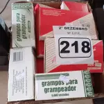LOTE 218 - 01 LOTE COM GRANDE QUANTIDADE DE GRAMPOS MARCAS E MODELOS DIVERSOS. (NO ESTADO) ATENÇÃO! FAZER A VISITAÇÃO ANTES DE ARREMATAR, NÃO SABEMOS SE FUNCIONA. LEILÃO NÃO TEM GARANTIA E NEM DEVOLUÇÃO, SUJEITO A POSSÍVEIS AVARIAS VISÍVEIS/OCULTAS E/OU AUSÊNCIA DE COMPONENTES.