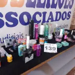 LOTE 139 - 40 – COSMÉTICOS VARIADOS  (APROXIMADAMENTE)(NO ESTADO, NÃO SABEMOS SE FUNCIONA. LEILÃO NÃO TEM GARANTIA E NEM DEVOLUÇÃO, SUJEITO A POSSÍVEIS AVARIAS VISÍVEIS/OCULTAS E/OU AUSÊNCIA DE COMPONENTES)