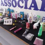 LOTE 167 - 35 – COSMÉTICOS DIVERSOS (APROXIMADAMENTE) (NO ESTADO, NÃO SABEMOS SE FUNCIONA. LEILÃO NÃO TEM GARANTIA E NEM DEVOLUÇÃO, SUJEITO A POSSÍVEIS AVARIAS VISÍVEIS/OCULTAS E/OU AUSÊNCIA DE COMPONENTES)