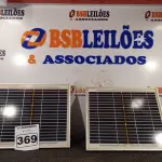 LOTE 369 - 02 PAINÉIS SOLARES 18V 10W.  (NO ESTADO) ATENÇÃO! FAZER A VISITAÇÃO ANTES DE ARREMATAR, NÃO SABEMOS SE FUNCIONA. LEILÃO NÃO TEM GARANTIA E NEM DEVOLUÇÃO, SUJEITO A POSSÍVEIS AVARIAS VISÍVEIS/OCULTAS E/OU AUSÊNCIA DE COMPONENTES.