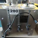 LOTE 280 - 01 CAFETEIRA MARCA MONARCHA. (NO ESTADO) ATENÇÃO! FAZER A VISITAÇÃO ANTES DE ARREMATAR, NÃO SABEMOS SE FUNCIONA. LEILÃO NÃO TEM GARANTIA E NEM DEVOLUÇÃO, SUJEITO A POSSÍVEIS AVARIAS VISÍVEIS/OCULTAS E/OU AUSÊNCIA DE COMPONENTES.