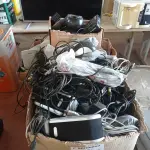 LOTE 271 - 01 LOTE COM GRANDE QUANTIDADE DE CABOS E PERIFÉRICOS DE INFORMÁTICA DIVERSOS. (NO ESTADO) ATENÇÃO! FAZER A VISITAÇÃO ANTES DE ARREMATAR, NÃO SABEMOS SE FUNCIONA. LEILÃO NÃO TEM GARANTIA E NEM DEVOLUÇÃO, SUJEITO A POSSÍVEIS AVARIAS VISÍVEIS/OCULTAS E/OU AUSÊNCIA DE COMPONENTES.