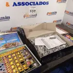 LOTE 137 - 03 JOGOS DE TABULEIRO. (NO ESTADO) ATENÇÃO! FAZER A VISITAÇÃO ANTES DE ARREMATAR, NÃO SABEMOS SE FUNCIONA. LEILÃO NÃO TEM GARANTIA E NEM DEVOLUÇÃO, SUJEITO A POSSÍVEIS AVARIAS VISÍVEIS/OCULTAS E/OU AUSÊNCIA DE COMPONENTES.