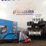 LOTE 105 - 01 COMPRESSOR DE AR PORTÁTIL 12V. (NO ESTADO) ATENÇÃO! FAZER A VISITAÇÃO ANTES DE ARREMATAR, NÃO SABEMOS SE FUNCIONA. LEILÃO NÃO TEM GARANTIA E NEM DEVOLUÇÃO, SUJEITO A POSSÍVEIS AVARIAS VISÍVEIS/OCULTAS E/OU AUSÊNCIA DE COMPONENTES.