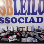 LOTE 233 - 60 – ACESSÓRIOS PESSOAL DIVERSOS (APROXIMADAMENTE) (NO ESTADO, NÃO SABEMOS SE FUNCIONA. LEILÃO NÃO TEM GARANTIA E NEM DEVOLUÇÃO, SUJEITO A POSSÍVEIS AVARIAS VISÍVEIS/OCULTAS E/OU AUSÊNCIA DE COMPONENTES)