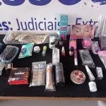 LOTE 246 - 40 – ITENS DE COSMÉTICOS DIVERSOS (APROXIMADAMENTE) (NO ESTADO, NÃO SABEMOS SE FUNCIONA. LEILÃO NÃO TEM GARANTIA E NEM DEVOLUÇÃO, SUJEITO A POSSÍVEIS AVARIAS VISÍVEIS/OCULTAS E/OU AUSÊNCIA DE COMPONENTES)