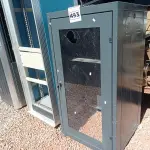 LOTE 493 - 01 RACK PARA EQUIPAMENTOS DE TELECOMUNICAÇÕES. (NO ESTADO) ATENÇÃO! FAZER A VISITAÇÃO ANTES DE ARREMATAR, NÃO SABEMOS SE FUNCIONA. LEILÃO NÃO TEM GARANTIA E NEM DEVOLUÇÃO, SUJEITO A POSSÍVEIS AVARIAS VISÍVEIS/OCULTAS E/OU AUSÊNCIA DE COMPONENTES.
