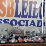 LOTE 272 - 52 -  ITENS PARA FERRAGISTA DIVERSOS  (APROXIMADAMENTE)(NO ESTADO, NÃO SABEMOS SE FUNCIONA. LEILÃO NÃO TEM GARANTIA E NEM DEVOLUÇÃO, SUJEITO A POSSÍVEIS AVARIAS VISÍVEIS/OCULTAS E/OU AUSÊNCIA DE COMPONENTES)