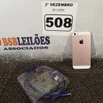 LOTE 508 - 01 CELULAR IPHONE SE. (NO ESTADO) ATENÇÃO! FAZER A VISITAÇÃO ANTES DE ARREMATAR, NÃO SABEMOS SE FUNCIONA. LEILÃO NÃO TEM GARANTIA E NEM DEVOLUÇÃO, SUJEITO A POSSÍVEIS AVARIAS VISÍVEIS/OCULTAS E/OU AUSÊNCIA DE COMPONENTES.