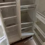 LOTE 485 - 01 GELADEIRA MARCA GE 127V. (NO ESTADO) ATENÇÃO! FAZER A VISITAÇÃO ANTES DE ARREMATAR, NÃO SABEMOS SE FUNCIONA. LEILÃO NÃO TEM GARANTIA E NEM DEVOLUÇÃO, SUJEITO A POSSÍVEIS AVARIAS VISÍVEIS/OCULTAS E/OU AUSÊNCIA DE COMPONENTES.