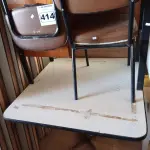 LOTE 414 - 02 MESAS E 02 CADEIRAS COM BASE FIXAS E ASSENTO E ENCOSTO ALMOFADADO. (NO ESTADO) ATENÇÃO! FAZER A VISITAÇÃO ANTES DE ARREMATAR, NÃO SABEMOS SE FUNCIONA. LEILÃO NÃO TEM GARANTIA E NEM DEVOLUÇÃO, SUJEITO A POSSÍVEIS AVARIAS VISÍVEIS/OCULTAS E/OU AUSÊNCIA DE COMPONENTES.