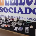 LOTE 232 - 40 – ACESSÓRIOS PESSOAL DIVERSOS (APROXIMADAMENTE) (NO ESTADO, NÃO SABEMOS SE FUNCIONA. LEILÃO NÃO TEM GARANTIA E NEM DEVOLUÇÃO, SUJEITO A POSSÍVEIS AVARIAS VISÍVEIS/OCULTAS E/OU AUSÊNCIA DE COMPONENTES)