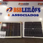 LOTE 466 - 02 PAINÉIS SOLARES 18V 10W.  (NO ESTADO) ATENÇÃO! FAZER A VISITAÇÃO ANTES DE ARREMATAR, NÃO SABEMOS SE FUNCIONA. LEILÃO NÃO TEM GARANTIA E NEM DEVOLUÇÃO, SUJEITO A POSSÍVEIS AVARIAS VISÍVEIS/OCULTAS E/OU AUSÊNCIA DE COMPONENTES.