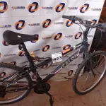 LOTE 423 - 01 BICICLETA ARO 26. (NO ESTADO) ATENÇÃO! FAZER A VISITAÇÃO ANTES DE ARREMATAR, NÃO SABEMOS SE FUNCIONA. LEILÃO NÃO TEM GARANTIA E NEM DEVOLUÇÃO, SUJEITO A POSSÍVEIS AVARIAS VISÍVEIS/OCULTAS E/OU AUSÊNCIA DE COMPONENTES.