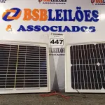 LOTE 447 - 02 PAINÉIS SOLARES 18V 10W.  (NO ESTADO) ATENÇÃO! FAZER A VISITAÇÃO ANTES DE ARREMATAR, NÃO SABEMOS SE FUNCIONA. LEILÃO NÃO TEM GARANTIA E NEM DEVOLUÇÃO, SUJEITO A POSSÍVEIS AVARIAS VISÍVEIS/OCULTAS E/OU AUSÊNCIA DE COMPONENTES.