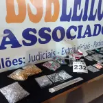 LOTE 232 - 40 – ACESSÓRIOS PESSOAL DIVERSOS (APROXIMADAMENTE) (NO ESTADO, NÃO SABEMOS SE FUNCIONA. LEILÃO NÃO TEM GARANTIA E NEM DEVOLUÇÃO, SUJEITO A POSSÍVEIS AVARIAS VISÍVEIS/OCULTAS E/OU AUSÊNCIA DE COMPONENTES)