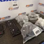 LOTE 465 - 01 LOTE COM PERIFÉRICOS DE INFORMÁTICA DIVERSOS. (NO ESTADO) ATENÇÃO! FAZER A VISITAÇÃO ANTES DE ARREMATAR, NÃO SABEMOS SE FUNCIONA. LEILÃO NÃO TEM GARANTIA E NEM DEVOLUÇÃO, SUJEITO A POSSÍVEIS AVARIAS VISÍVEIS/OCULTAS E/OU AUSÊNCIA DE COMPONENTES.