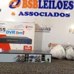 LOTE 455 - 01 DVR E 03 CÂMERAS DE SEGURANÇA. (NO ESTADO) ATENÇÃO! FAZER A VISITAÇÃO ANTES DE ARREMATAR, NÃO SABEMOS SE FUNCIONA. LEILÃO NÃO TEM GARANTIA E NEM DEVOLUÇÃO, SUJEITO A POSSÍVEIS AVARIAS VISÍVEIS/OCULTAS E/OU AUSÊNCIA DE COMPONENTES.