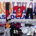 LOTE 174 - 42 – PEÇAS DE ROUPAS INFANTIS  (APROXIMADAMENTE)(NO ESTADO, NÃO SABEMOS SE FUNCIONA. LEILÃO NÃO TEM GARANTIA E NEM DEVOLUÇÃO, SUJEITO A POSSÍVEIS AVARIAS VISÍVEIS/OCULTAS E/OU AUSÊNCIA DE COMPONENTES)