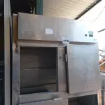 LOTE 488 - 01 GELADEIRA INDUSTRIAL SEM MOTOR COM AVARIAS. (NO ESTADO) ATENÇÃO! FAZER A VISITAÇÃO ANTES DE ARREMATAR, NÃO SABEMOS SE FUNCIONA. LEILÃO NÃO TEM GARANTIA E NEM DEVOLUÇÃO, SUJEITO A POSSÍVEIS AVARIAS VISÍVEIS/OCULTAS E/OU AUSÊNCIA DE COMPONENTES.
