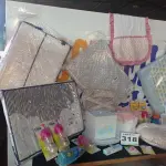 LOTE 318 - 27 – ITENS DE BEBE DIVERSOS (APROXIMADAMENTE) (NO ESTADO, NÃO SABEMOS SE FUNCIONA. LEILÃO NÃO TEM GARANTIA E NEM DEVOLUÇÃO, SUJEITO A POSSÍVEIS AVARIAS VISÍVEIS/OCULTAS E/OU AUSÊNCIA DE COMPONENTES)