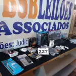 LOTE 227 - 30 -  ITENS DE INFORMÁTICA DIVERSOS (APROXIMADAMENTE) (NO ESTADO, NÃO SABEMOS SE FUNCIONA. LEILÃO NÃO TEM GARANTIA E NEM DEVOLUÇÃO, SUJEITO A POSSÍVEIS AVARIAS VISÍVEIS/OCULTAS E/OU AUSÊNCIA DE COMPONENTES)