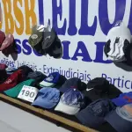 LOTE 190 - 21 – PEÇAS DE BONÉ MASCULINOS (APROXIMADAMENTE) (NO ESTADO, NÃO SABEMOS SE FUNCIONA. LEILÃO NÃO TEM GARANTIA E NEM DEVOLUÇÃO, SUJEITO A POSSÍVEIS AVARIAS VISÍVEIS/OCULTAS E/OU AUSÊNCIA DE COMPONENTES)