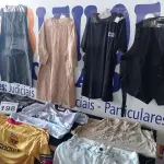 LOTE 198 - 30 – PEÇAS DE ROUPAS MASCULINAS  (APROXIMADAMENTE)(NO ESTADO, NÃO SABEMOS SE FUNCIONA. LEILÃO NÃO TEM GARANTIA E NEM DEVOLUÇÃO, SUJEITO A POSSÍVEIS AVARIAS VISÍVEIS/OCULTAS E/OU AUSÊNCIA DE COMPONENTES)