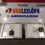 LOTE 451 - 02 PAINÉIS SOLARES 18V 10W.  (NO ESTADO) ATENÇÃO! FAZER A VISITAÇÃO ANTES DE ARREMATAR, NÃO SABEMOS SE FUNCIONA. LEILÃO NÃO TEM GARANTIA E NEM DEVOLUÇÃO, SUJEITO A POSSÍVEIS AVARIAS VISÍVEIS/OCULTAS E/OU AUSÊNCIA DE COMPONENTES.