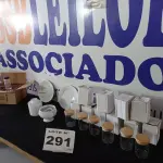 LOTE 291 - 25 – UTENSÍLIOS PARA COZINHA DE VIDRO DIVERSOS (APROXIMADAMENTE) (NO ESTADO, NÃO SABEMOS SE FUNCIONA. LEILÃO NÃO TEM GARANTIA E NEM DEVOLUÇÃO, SUJEITO A POSSÍVEIS AVARIAS VISÍVEIS/OCULTAS E/OU AUSÊNCIA DE COMPONENTES)