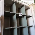 LOTE 413 - 01 ARMÁRIO ROUPEIRO INCOMPLETO. (NO ESTADO) ATENÇÃO! FAZER A VISITAÇÃO ANTES DE ARREMATAR, NÃO SABEMOS SE FUNCIONA. LEILÃO NÃO TEM GARANTIA E NEM DEVOLUÇÃO, SUJEITO A POSSÍVEIS AVARIAS VISÍVEIS/OCULTAS E/OU AUSÊNCIA DE COMPONENTES.